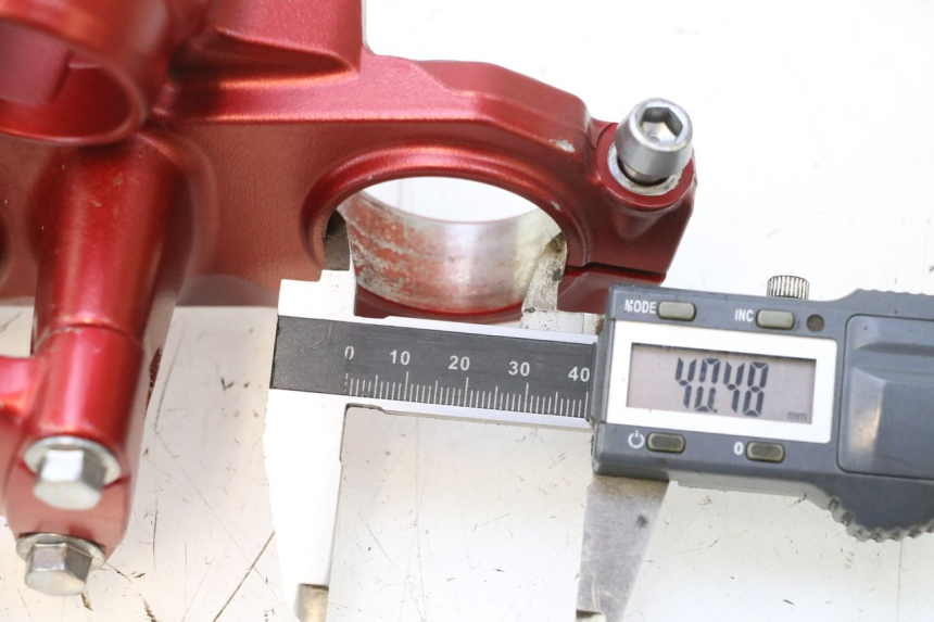 photo de PIASTRA SUPERIORE KAWASAKI ER-6 ER6 N 650 (2005 - 2009) - Dettaglio del componente
