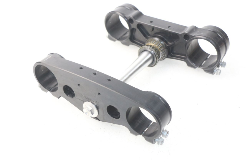 photo de PIASTRA SUPERIORE HUSQVARNA FC 350 (2019 - 2022) - Primo piano tecnico