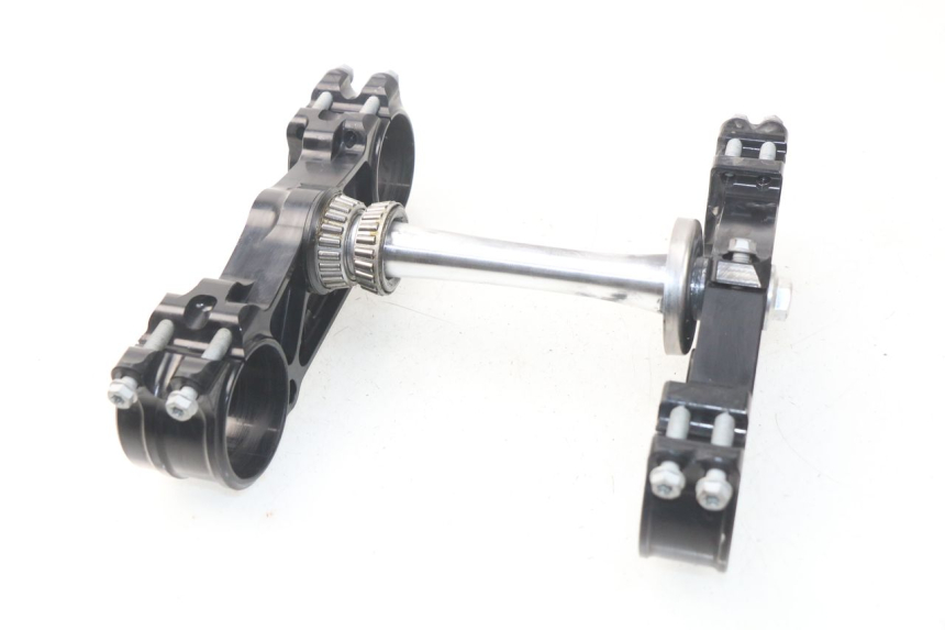 photo de PIASTRA SUPERIORE HUSQVARNA FC 350 (2019 - 2022) - Dettagli dei punti di fissaggio