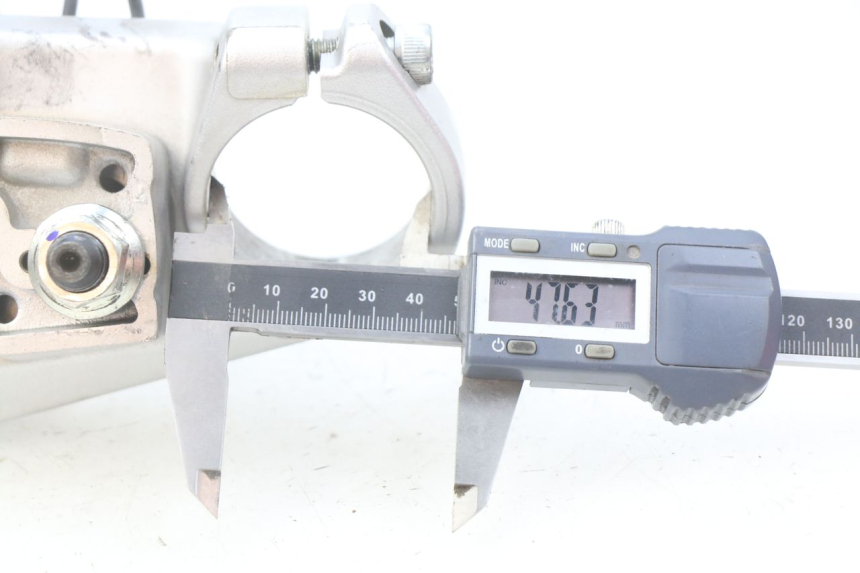 photo de PIASTRA SUPERIORE YAMAHA FJR ABS 1300 (2016 - 2020) - Dettaglio del componente