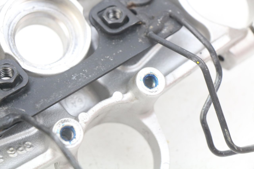 photo de PIASTRA SUPERIORE YAMAHA FJR ABS 1300 (2016 - 2020) - Primo piano tecnico