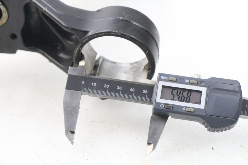 photo de PIASTRA SUPERIORE YAMAHA FZ8 800 (2010 - 2016) - Zoom sullo stato d'uso