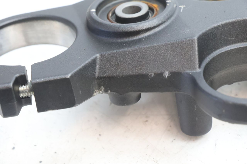 photo de PIASTRA SUPERIORE YAMAHA FZ8 800 (2010 - 2016) - Altra vista dell'articolo