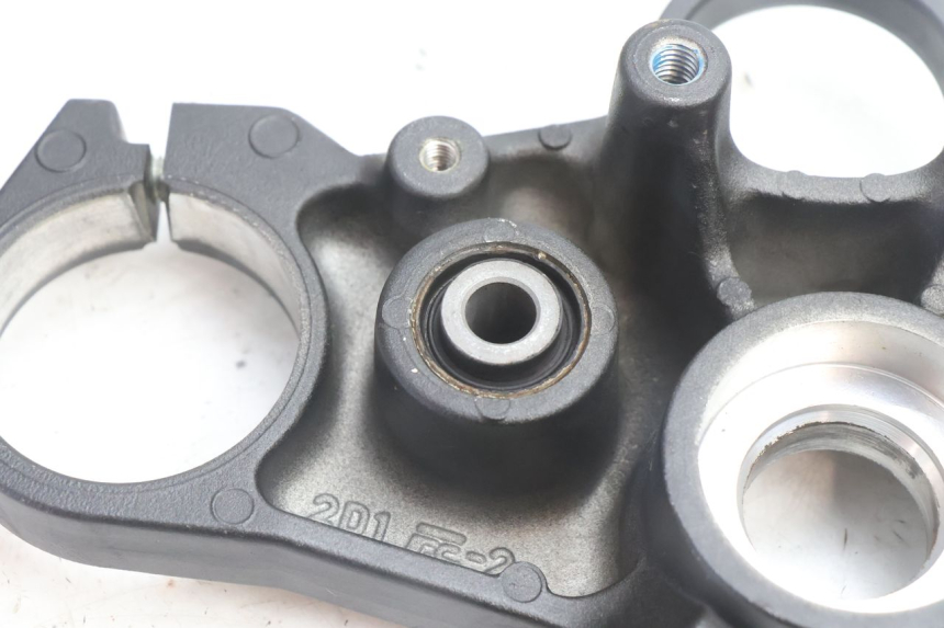 photo de PIASTRA SUPERIORE YAMAHA FZ8 800 (2010 - 2016) - Dettagli dei punti di fissaggio