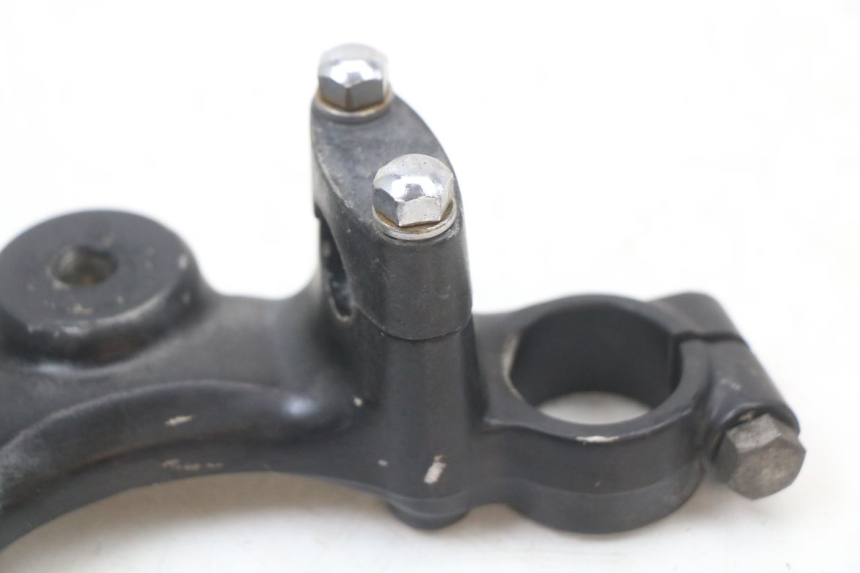 photo de Forcella superiore SUZUKI GN 125 (1997 - 2000) - Dettagli dei punti di fissaggio