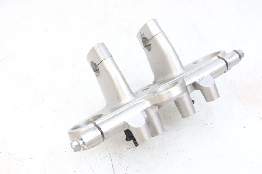 photo de PIASTRA SUPERIORE SUZUKI GSF N BANDIT 600 (1996 - 1999) - Vista d'insieme del prodotto