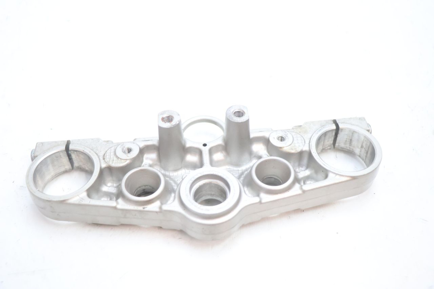 photo de PIASTRA SUPERIORE SUZUKI GSF N BANDIT 1200 (2001 - 2005) - Primo piano tecnico