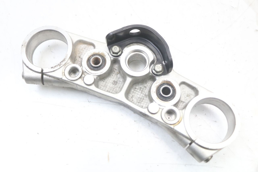 photo de PIASTRA SUPERIORE SUZUKI GSR 750 (2011 - 2017) - Dettagli dei punti di fissaggio