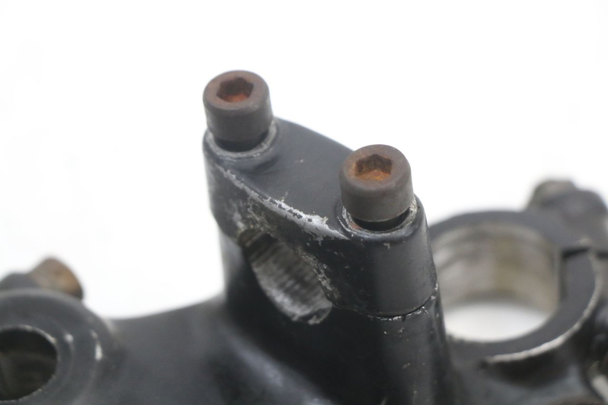 photo de PIASTRA SUPERIORE SUZUKI GSX E 250 (1982 - 1983) - Vista d'insieme del prodotto