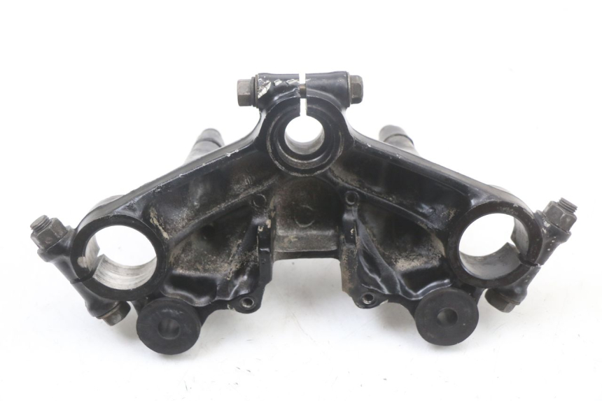 photo de PIASTRA SUPERIORE SUZUKI GSX E 250 (1982 - 1983) - Dettagli dei punti di fissaggio