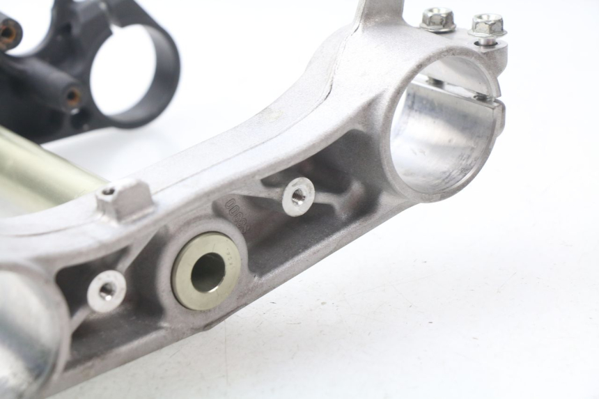 photo de PIASTRA SUPERIORE SUZUKI GSX-R GSXR K16 1000 (2012 - 2016) - Zoom sullo stato d'uso