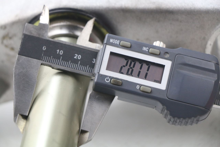 photo de PIASTRA SUPERIORE SUZUKI GSX-R GSXR K16 1000 (2012 - 2016) - Primo piano tecnico