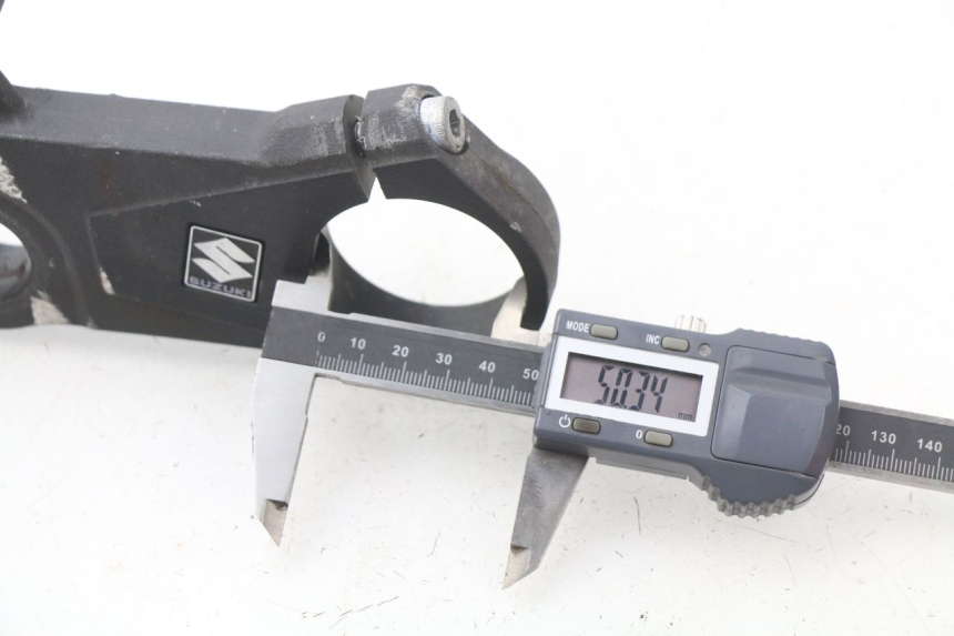 photo de PIASTRA SUPERIORE SUZUKI GSX-R GSXR K16 1000 (2012 - 2016) - Dettagli dei punti di fissaggio