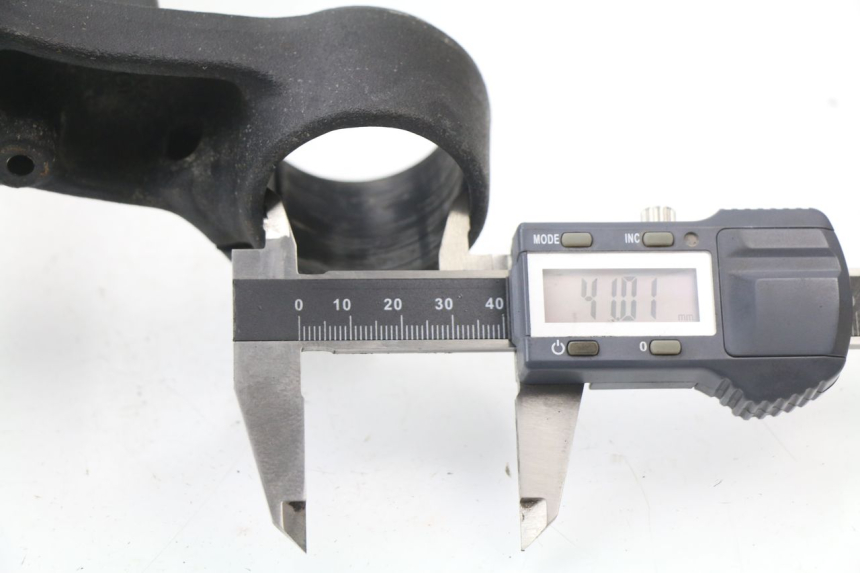 photo de Forcella superiore SUZUKI GSXF GSX F 600 (1988 - 1997) - Altra angolazione