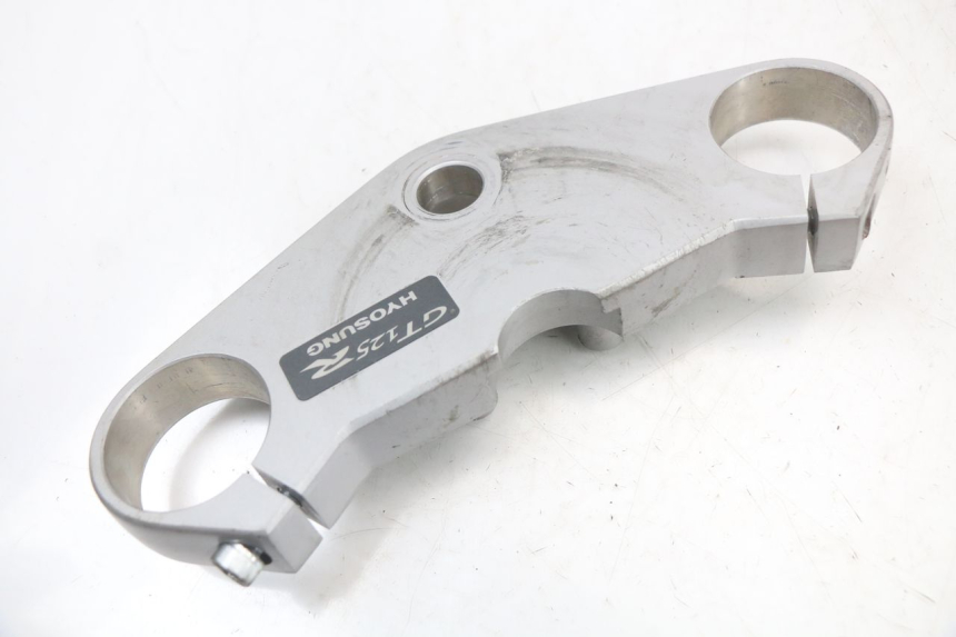 photo de PIASTRA SUPERIORE HYOSUNG GTR 125 (2006 - 2008) - Zoom sullo stato d'uso