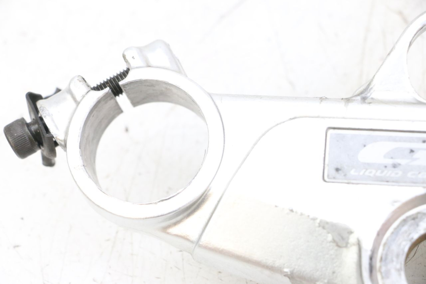 photo de PIASTRA SUPERIORE HONDA CBR F 1000 (1993 - 1996) - Stato della superficie e materiale