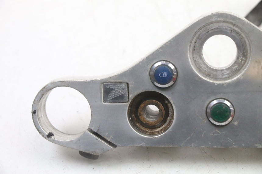 photo de PIASTRA SUPERIORE HONDA VT C2 SHADOW 750 (1997 - 2001) - Primo piano tecnico