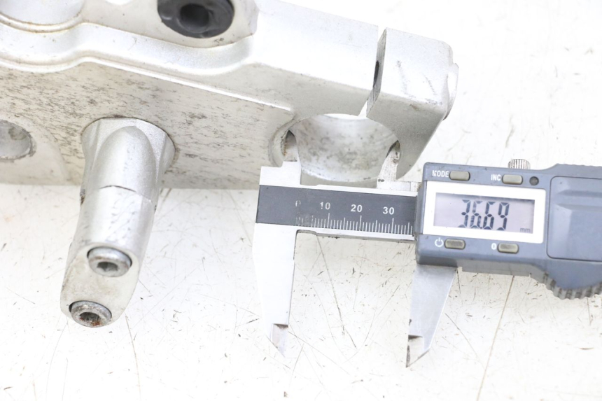 photo de PIASTRA SUPERIORE JINLUN JL HIGHLANDER 125 (2007 - 2015) - Dettaglio del componente