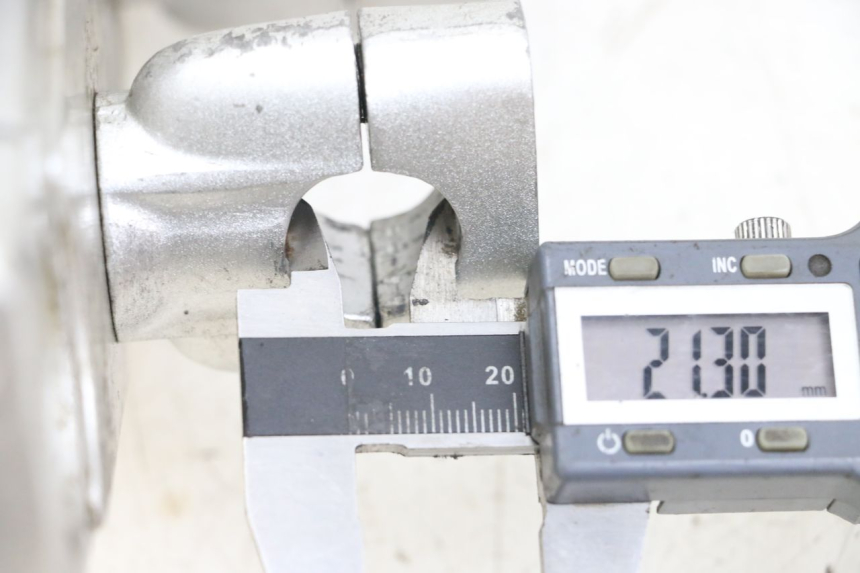 photo de PIASTRA SUPERIORE JINLUN JL HIGHLANDER 125 (2007 - 2015) - Zoom sullo stato d'uso