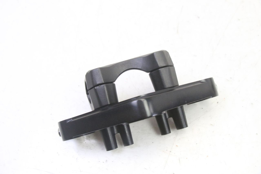 photo de PIASTRA SUPERIORE KIDEN KD125-G 125 (2018 - 2022) - Altra angolazione