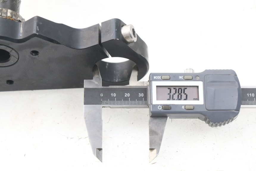 photo de PIASTRA SUPERIORE YCF LITE F 125 - Altra angolazione