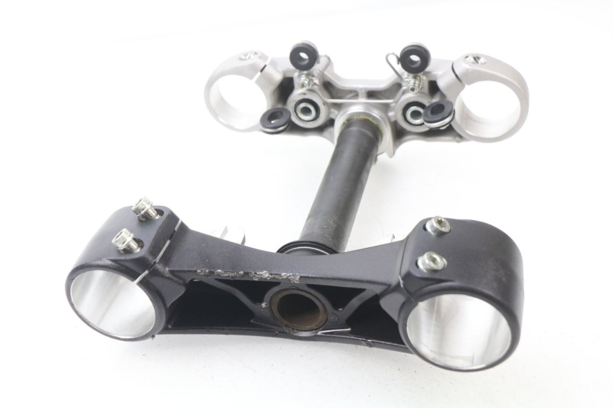 photo de PIASTRA SUPERIORE DUCATI M796 MONSTER 796 (2010 - 2014) - Altra angolazione