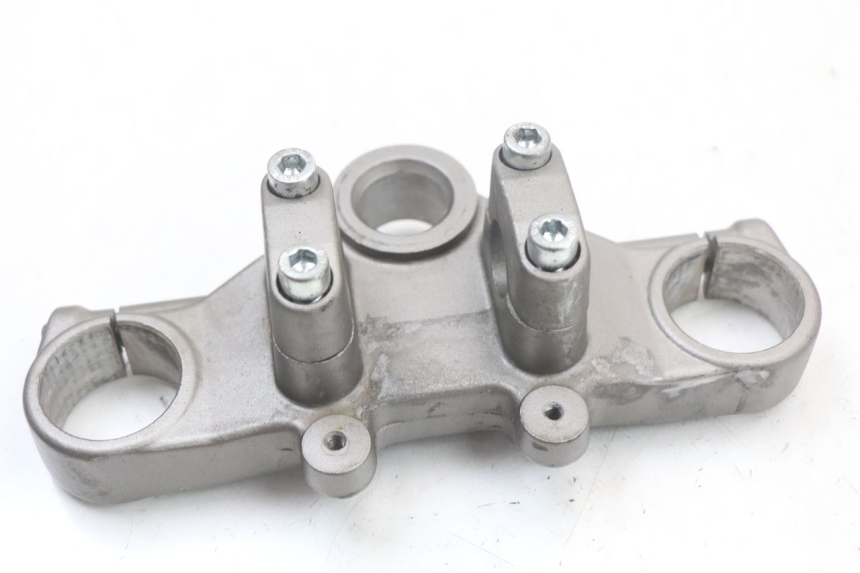 photo de PIASTRA SUPERIORE RIEJU MRT 50 (2018 - 2021) - Dettaglio del componente