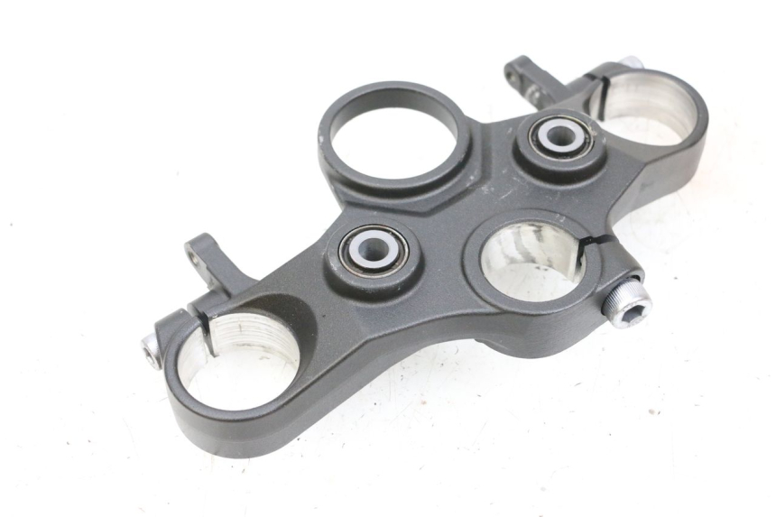 photo de PIASTRA SUPERIORE YAMAHA MT-07 MT07 ABS 700 (2018 - 2020) - Dettagli dei punti di fissaggio