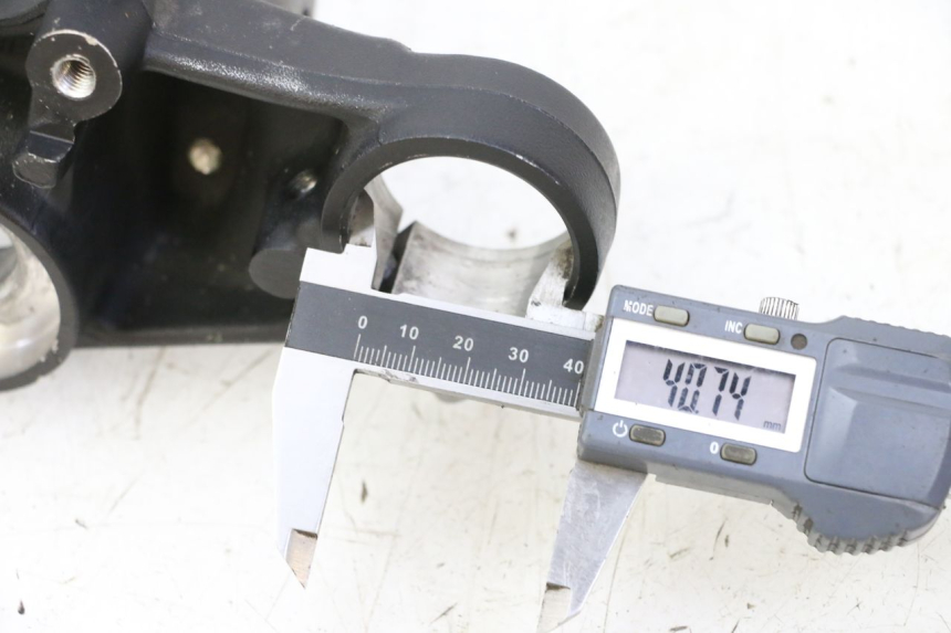 photo de PIASTRA SUPERIORE HONDA NTV DEAUVILLE 650 (2001 - 2006) - Dettaglio del componente