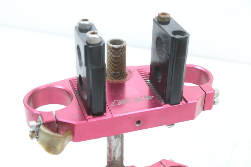 photo de PIASTRA SUPERIORE YCF PIT BIKE 125 (2010 - 2018) - Zoom sullo stato d'uso