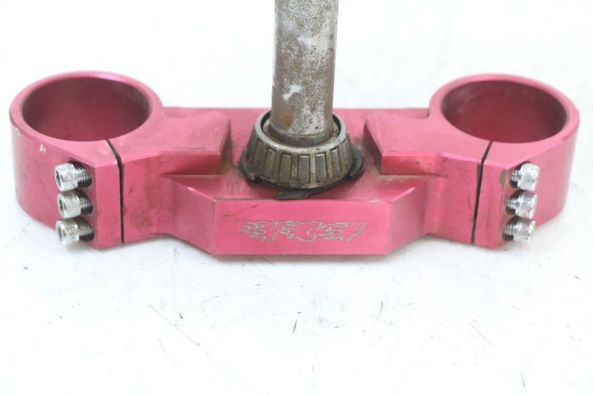 photo de PIASTRA SUPERIORE YCF PIT BIKE 125 (2010 - 2018) - Stato della superficie e materiale