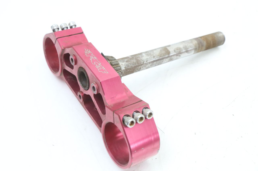 photo de PIASTRA SUPERIORE YCF PIT BIKE 125 (2010 - 2018) - Marcature e riferimenti originali