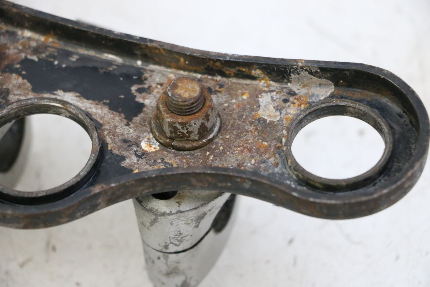 photo de PIASTRA SUPERIORE YAMAHA PW 80 (1983 - 2014) - Altra angolazione