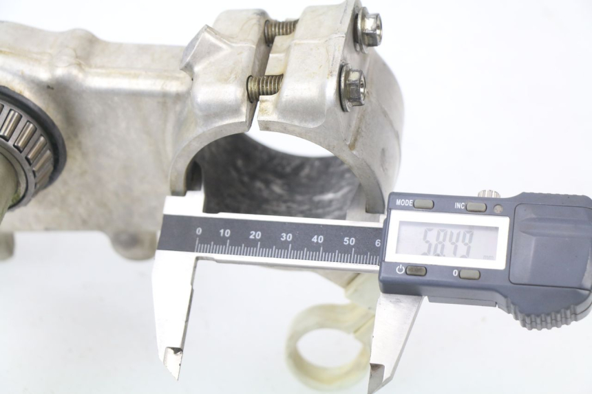 photo de Forcella superiore SUZUKI RM-Z RMZ 250 (2010 - 2016) - Primo piano tecnico