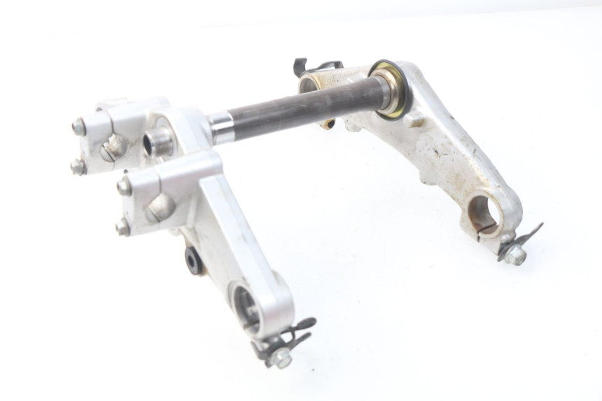 photo de PIASTRA SUPERIORE SUZUKI RV VAN VAN 125 (2003 - 2008) - Altra angolazione