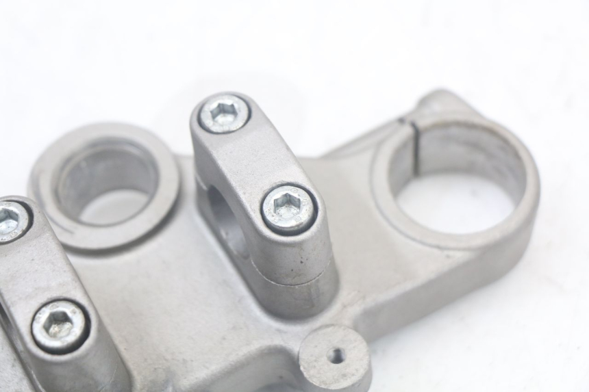 photo de PIASTRA SUPERIORE SHERCO SM-R 50 (2013 - 2017) - Dettagli dei punti di fissaggio