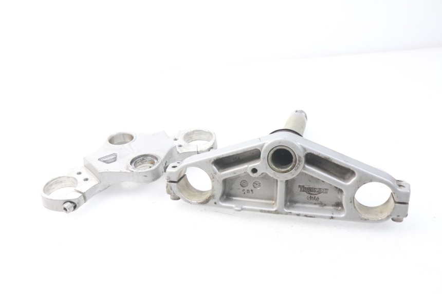 photo de Forcella superiore TRIUMPH SPRINT ST ABS 1050 (2005 - 2007) - Dettagli dei punti di fissaggio