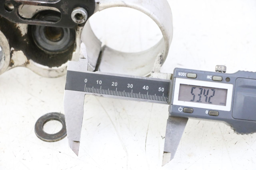 photo de PIASTRA SUPERIORE KTM SUPERENDURO R 950 (2005 - 2009) - Zoom sullo stato d'uso