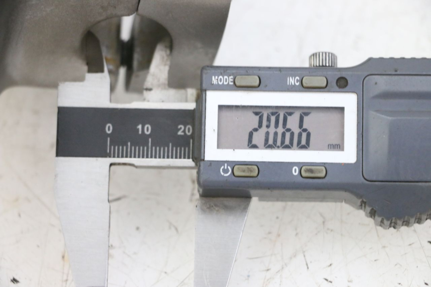 photo de PIASTRA SUPERIORE YAMAHA TDR DELTABOX 125 (1997 - 2003) - Dettaglio del componente