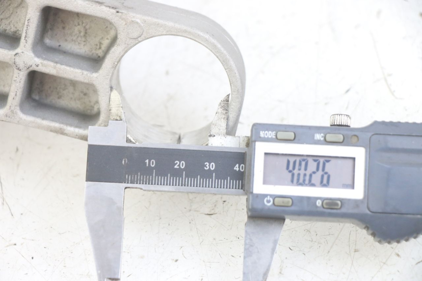 photo de PIASTRA SUPERIORE KYMCO X-CITING XCITING 400 (2014 - 2018) - Dettaglio del componente