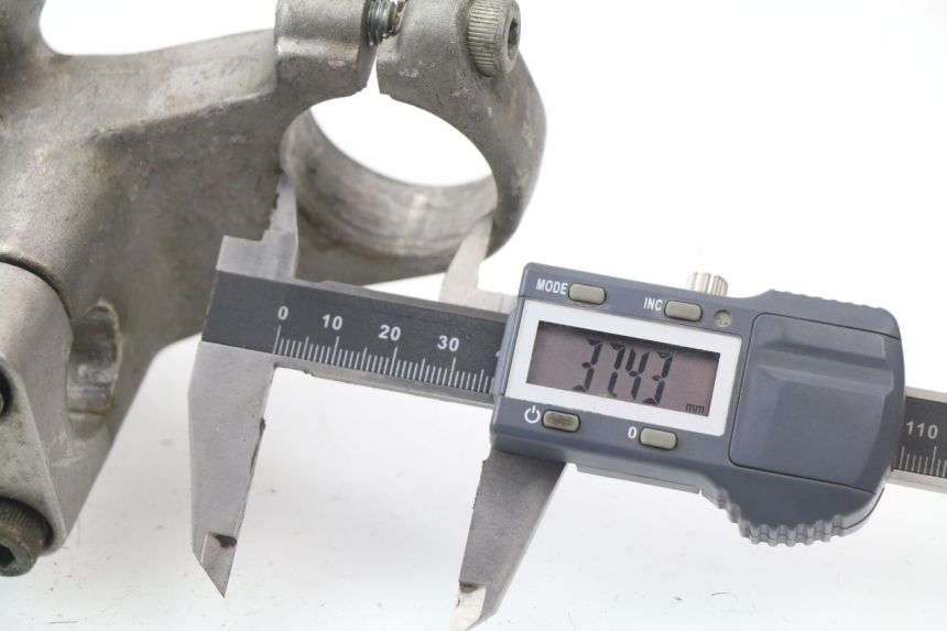 photo de Forcella superiore YAMAHA XJN XJ N DIVERSION 600 (1994 - 1997) - Zoom sullo stato d'uso