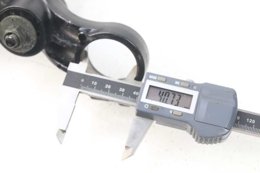 photo de PIASTRA SUPERIORE YAMAHA XP T-MAX TMAX ABS 500 (2004 - 2007) - Primo piano tecnico