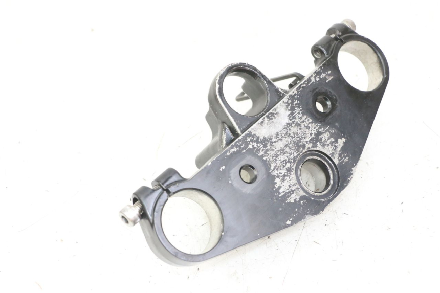 photo de PIASTRA SUPERIORE YAMAHA FZS FAZER 600 (2001 - 2003) - Dettagli dei punti di fissaggio