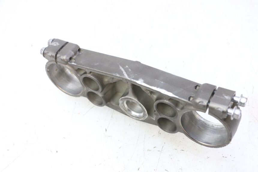 photo de PIASTRA SUPERIORE YAMAHA YZ-F YZF 250 (2014 - 2018) - Zoom sullo stato d'uso