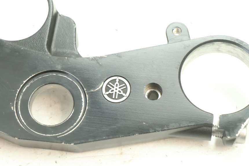 photo de PIASTRA SUPERIORE YAMAHA YZF R6 600 (2008 - 2009) - Zoom sullo stato d'uso