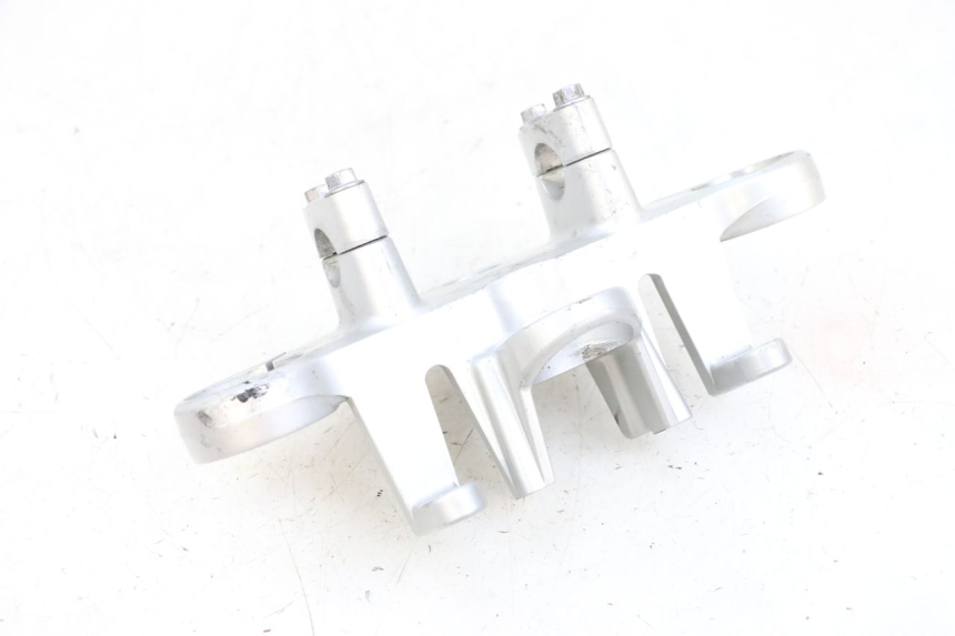 photo de PIASTRA SUPERIORE KAWASAKI ZR 7 750 (1999 - 2004) - Stato della superficie e materiale