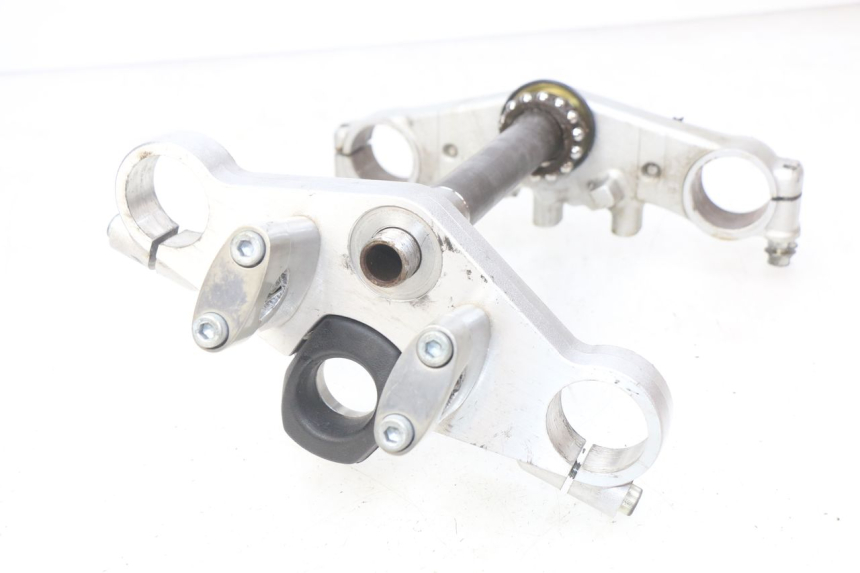 photo de PIASTRA SUZUKI SV N 650 (1999 - 2002) - Primo piano tecnico