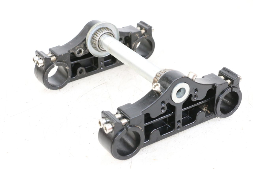 photo de PIASTRA NITRO MOTORS THUNDER 125 - Dettagli dei punti di fissaggio