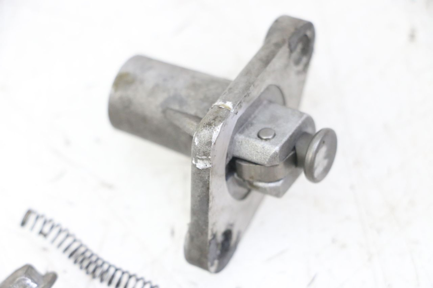 photo de TENDITORE CATENA DI DISTRIBUZIONE PEUGEOT SATELIS 125 (2013 - 2018) - Primo piano tecnico