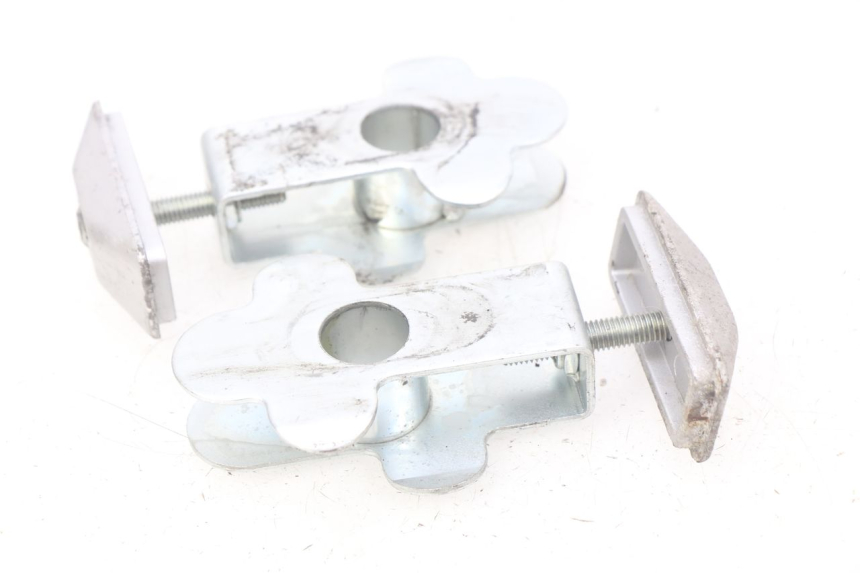 photo de Tenditore catena SUZUKI GSF N BANDIT 600 (2000 - 2004) - Primo piano tecnico